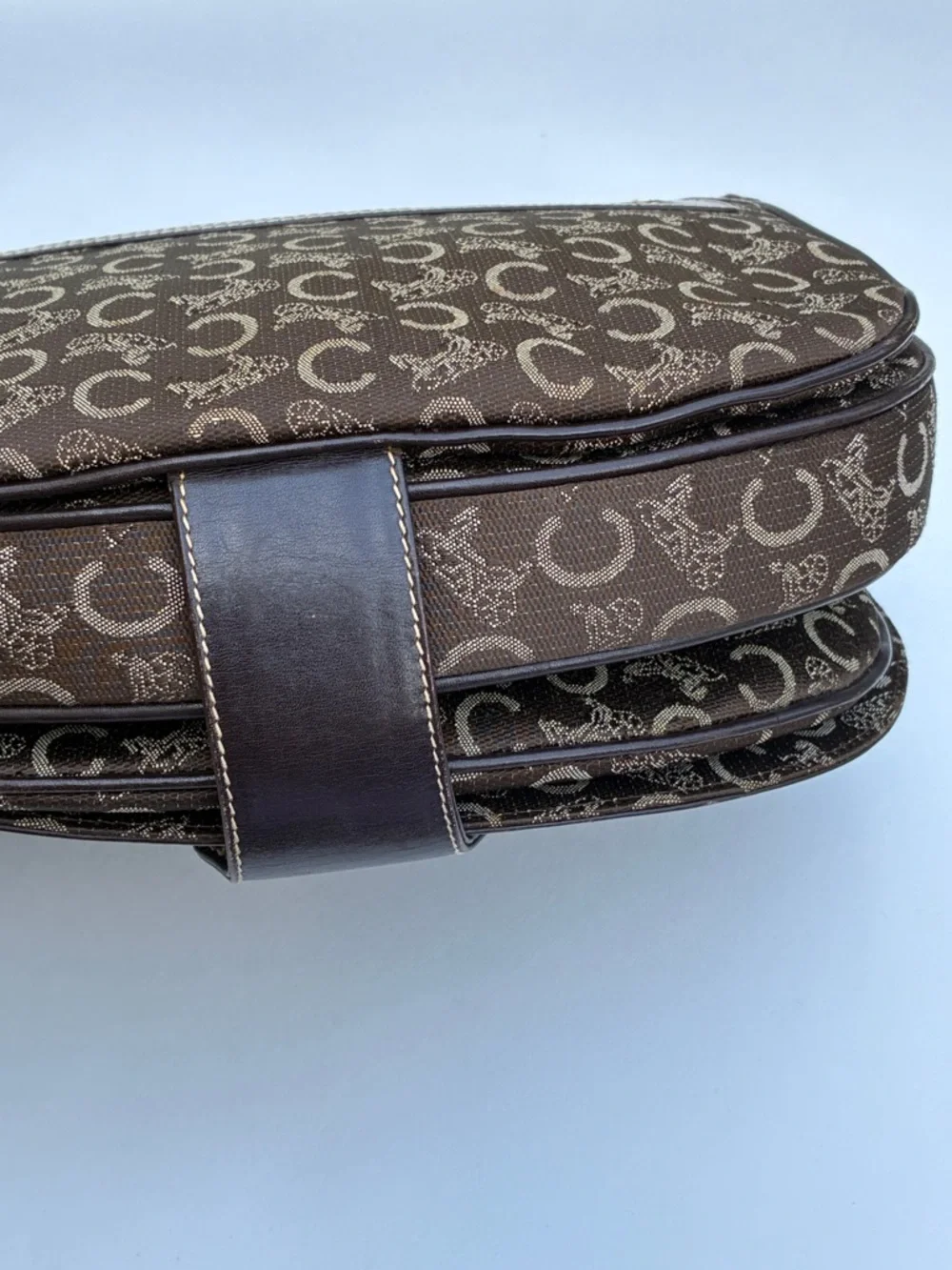 Pre-loveAuthentic Celine Vintage Brown Handbag – Timeless Chic Style - Picture 10 of 16